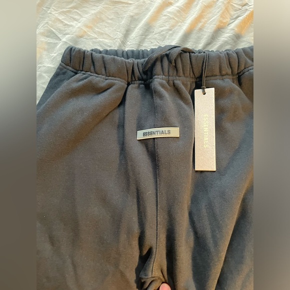 Essential sweapants - Picture 3 of 5